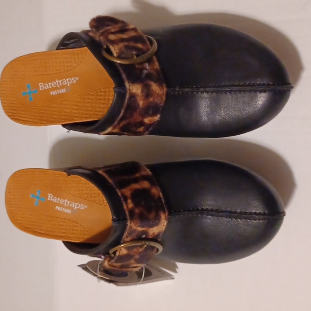 Baretraps Women's Clogs